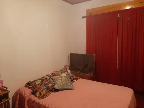 Casa con galpón en san justo