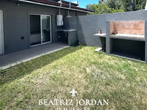 Depto Tipo Casa en Venta 1 año