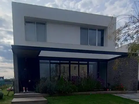 Casa en Venta 1 año