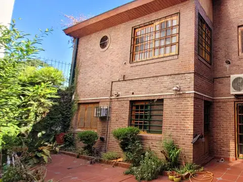 Casa 6 ambientes con 3 baños