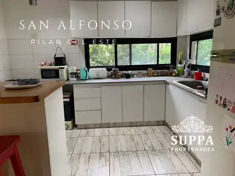 Casa 4 ambientes con 2 baños