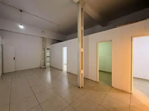 Local en Alquiler en Luis Agote, $ 3.300.000