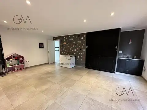 Casa en Alquiler Temporal con 2 cocheras
