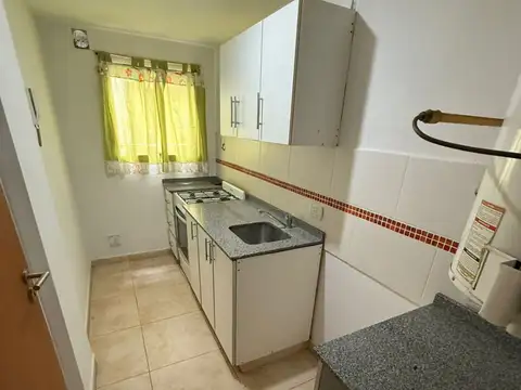 Departamento de 2 ambientes en venta en P.Baja con cochera