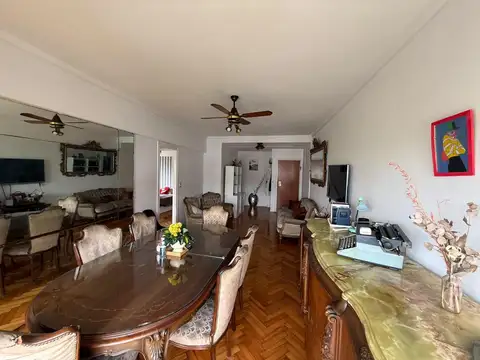 Luminoso departamento de 4 ambientes con dependencia de servicio