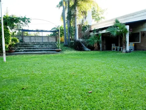 SE VENDE CASA EN RECONQUISTA, SOBRE F. ROSSI 2596