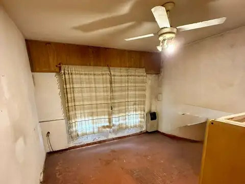 CASA CON DEPARTAMENTO EN VENTA