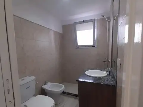 ALQUILER DEPARTAMENTO 2 AMBIENTES AL FRENTE CON BALCON MORON