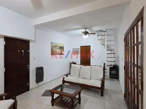 VENTA IMPECABLE PH TIPO CASA 4 AMBIENTES MUÑIZ