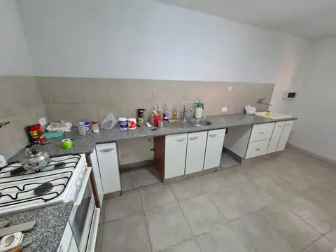 Casa en Alquiler con 3 cocheras