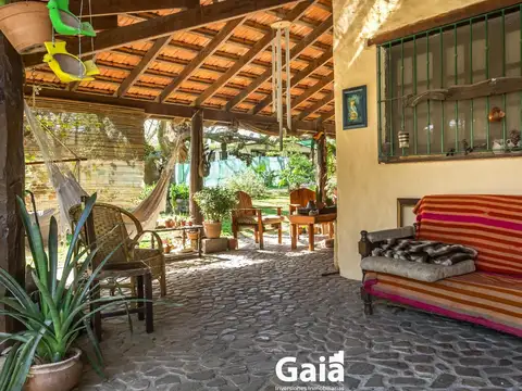 Casa 5 ambientes con 2 baños