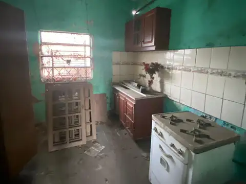 CASA EN VENTA A RECICLAR EN JOSE C PAZ