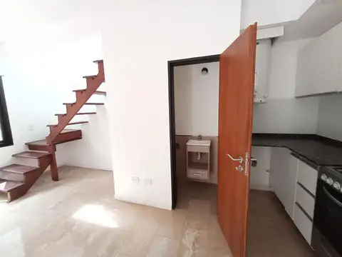 Departamento en Alquiler con 1 cocheras