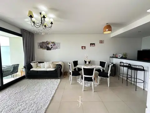 Casa en Venta con 6 cocheras