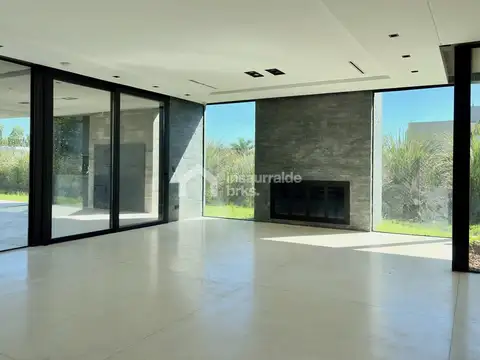 Casa 7 ambientes con 6 baños