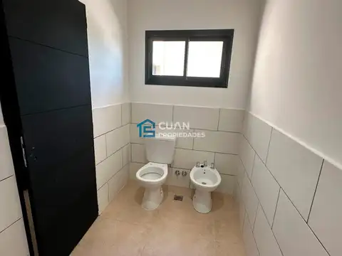 Casa 4 ambientes con 3 baños