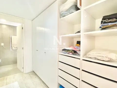 Apartamento de tres suites en Venta, Playa Mansa