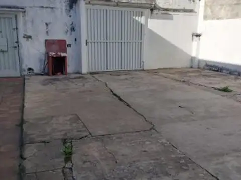 CASA EN VENTA SOBRE LOTE 35X10