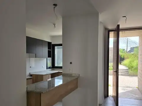 Casa en Venta en Arguello, USD 270.000