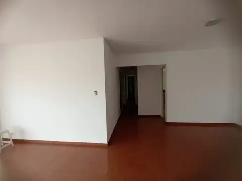 Departamento en Alquiler en Pompeya, $ 950.000
