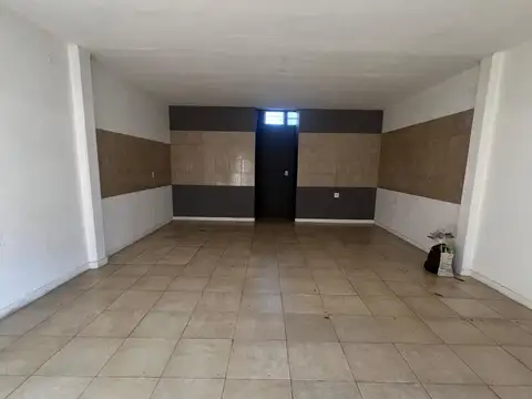 Local en Alquiler Via Púb.