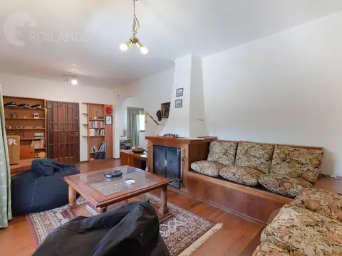 Casa 4 ambientes con 2 baños