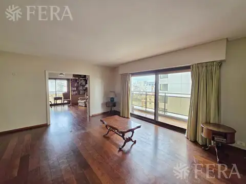 Venta semipiso 5 ambientes con balcón y cochera en Retiro