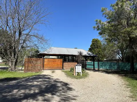 Casa 4 ambientes con 2 baños