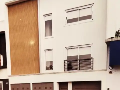 TRIPLEX A ESTRENAR AVENIDA BELGRANO 5669 WILDE 3 AMBIENTES