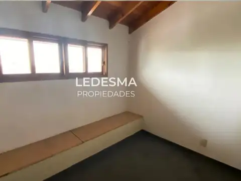 ALQUILER DUPLEX 4 AMBIENTES CON GARAGE Y FONDO LIBRE