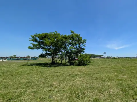 Lote en Country La Alameda Canning  Frente a la Laguna