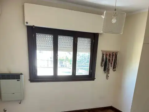 DEPARTAMENTO PLANTA ALTA  TRES AMBIENTES  IMPECABLE  DIGNO DE VER