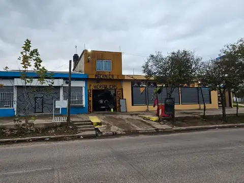 VENTA Esquina Comercial, Acceso Oeste
