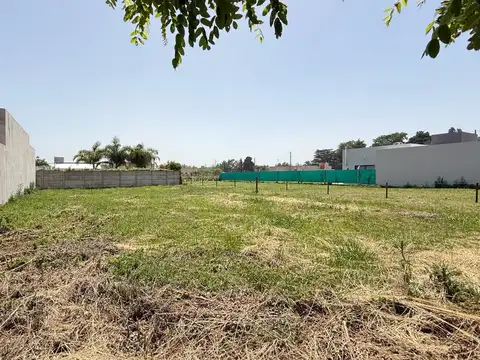 ¡Un terreno increíble te espera en la calle Luzuriaga entre Ajó y Barracas!