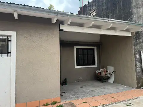 Casa en Alquiler en Granadero Baigorria, $ 550.000
