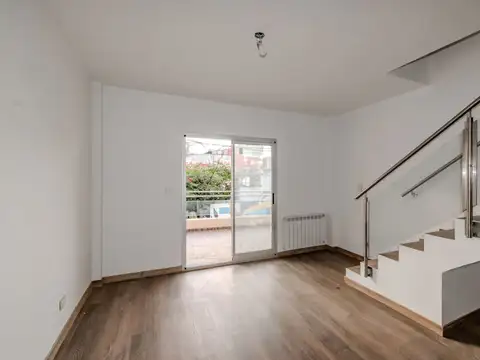 Depto Tipo Casa 3 ambientes con 2 baños