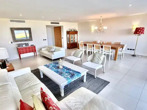 Departamento - Alquiler temporario - Uruguay, PLAYA BRAVA PUNTA DEL ESTE - RAMBLA BATLLE PACHECHO 00