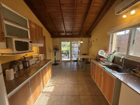 Casa 6 ambientes con 3 baños