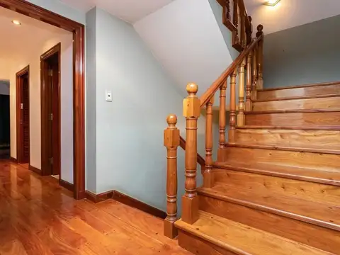 Casa en Venta con 4 cocheras