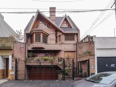 Excelente casa de 5 ambientes en Villa Devoto