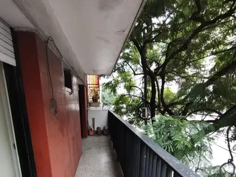 Av. San Juan  al 3400