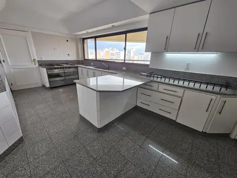 Departamento en Venta de 5 dormitorios