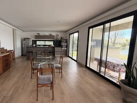 Casa en Alquiler de 4 dormitorios