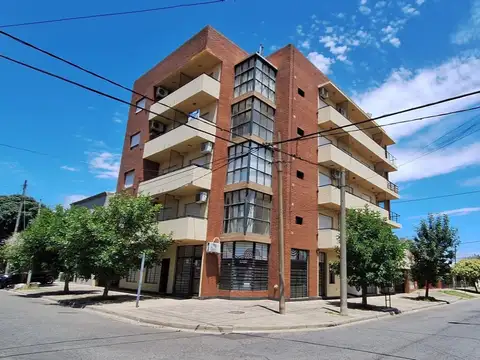 DEPARTAMENTO CENTRICO EN VENTA, CAMPANA