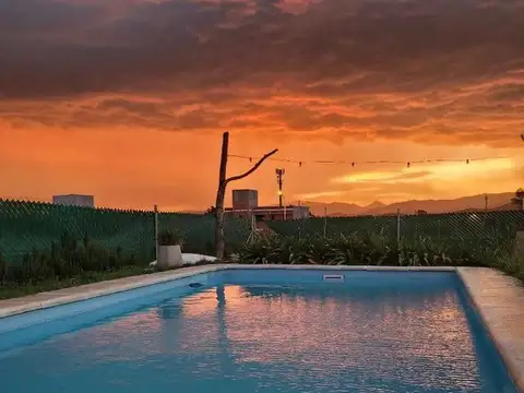 Excelente CASA en VENTA 3 hab 3 baños pileta quincho
