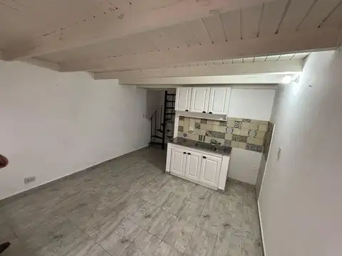 Depto Tipo Casa en Alquiler en Villa Ballester, $ 420.000