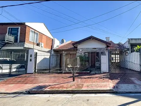 Depto Tipo Casa en Venta con 1 cocheras