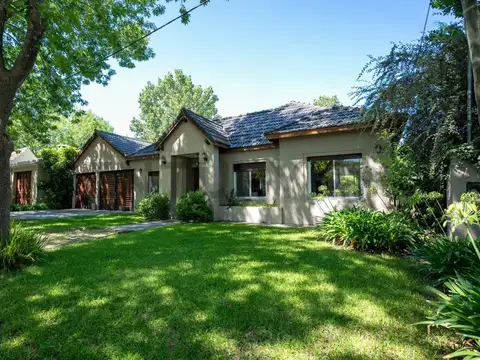 Casa en Venta en Barrio Cerrado, Parque Ecologico, City Bell