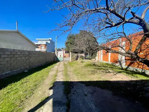 Terreno (10x36) 360m2 - 3 cuadras de TEMAIKEN - Construcción 80m2 3 ambientes -