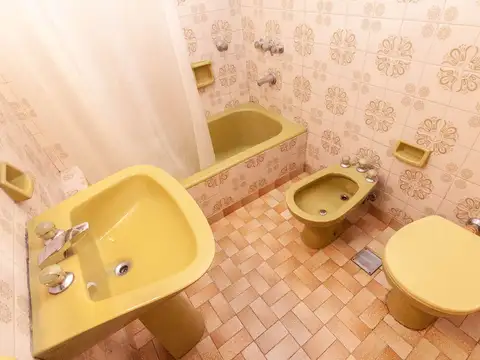 Casa 4 ambientes con 1 baño
